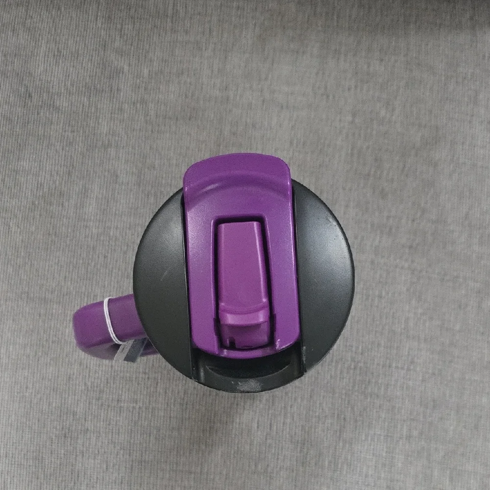 Purple Zak! Hello Kitty 40oz. Tumbler,‎ New.